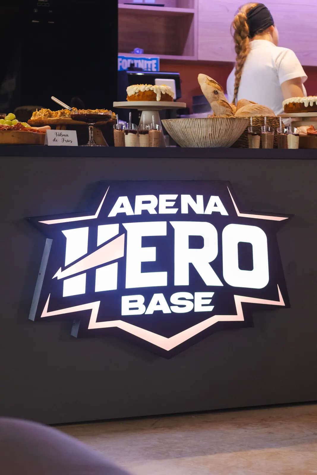 Família curtindo a Arena Hero Base